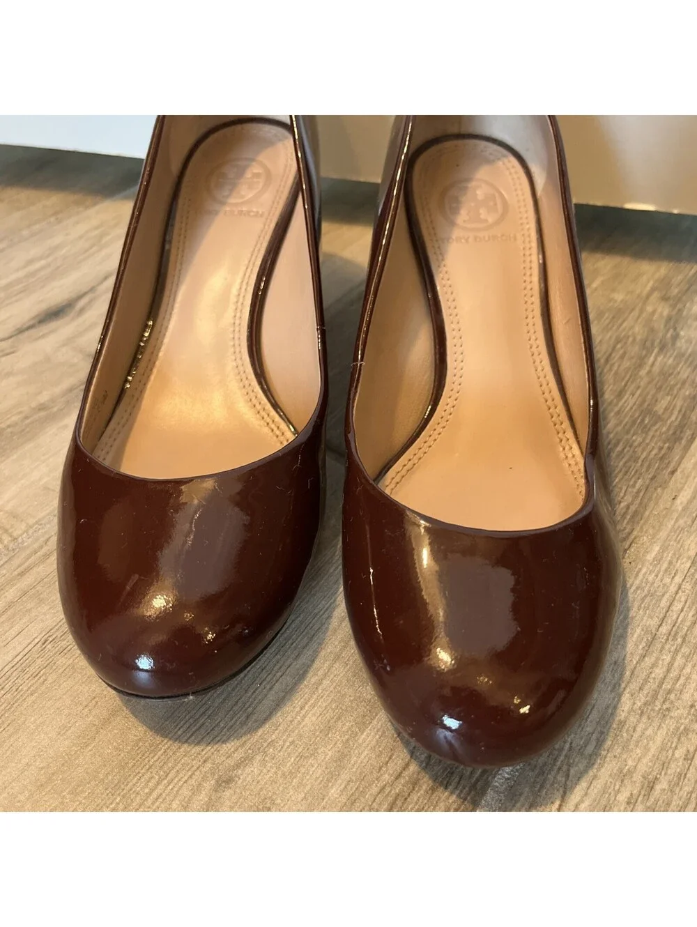 TORY BURCH ASTORIA MAROON RED WEDGE PUMP HEELS SIZE 6.5M